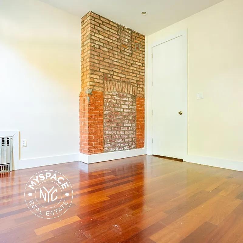 757 Hart St #3R - Photo 5 of 6