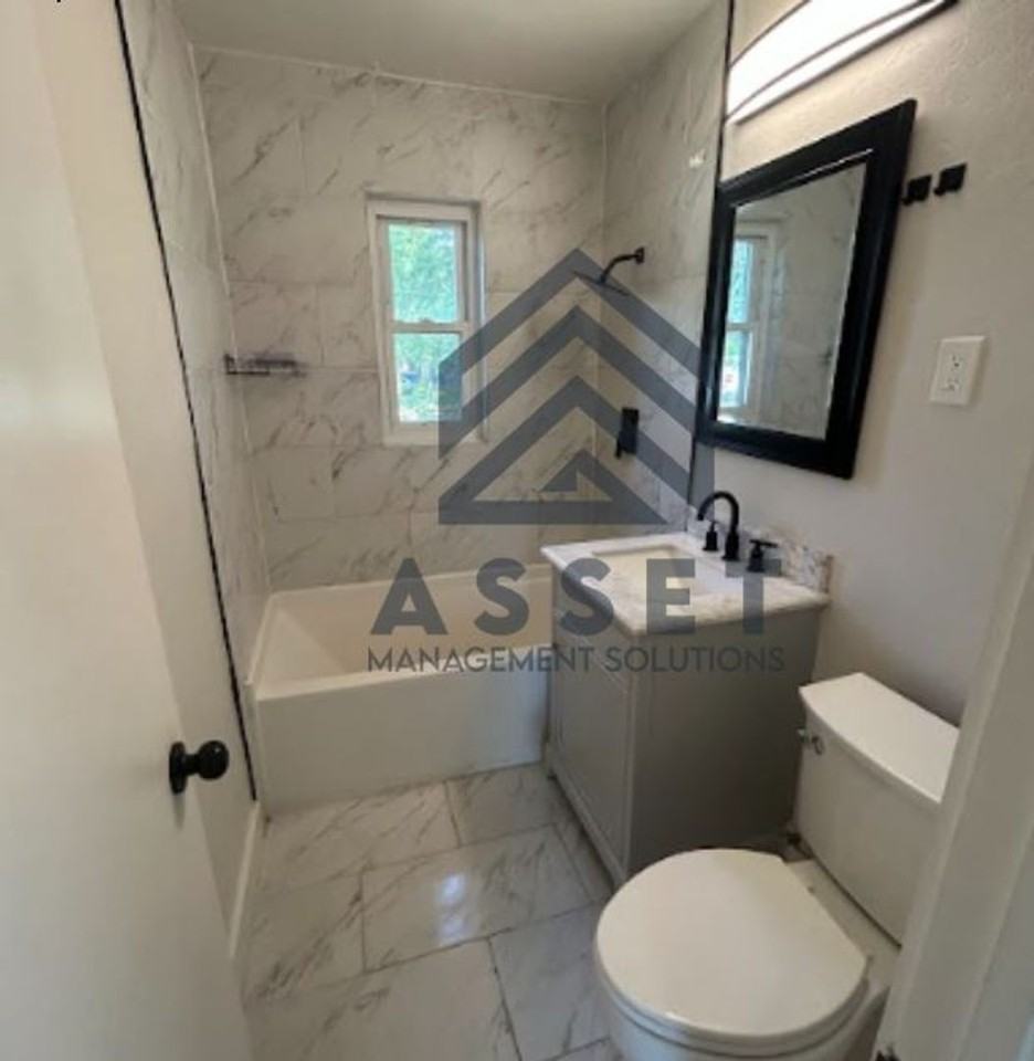 2116 Westchester Dr - Photo 5 of 11