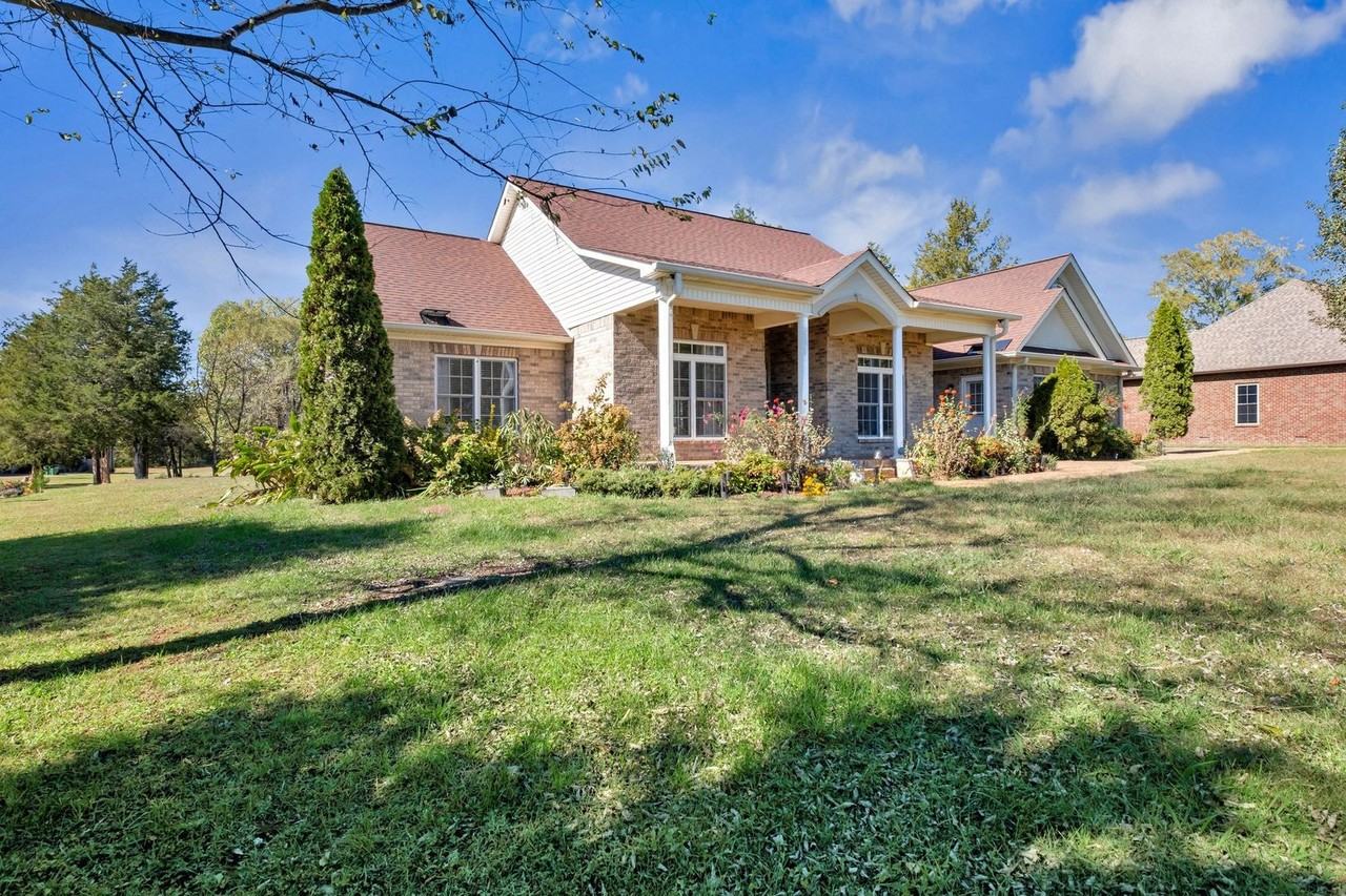 614 Greene Dr - Photo 4 of 41