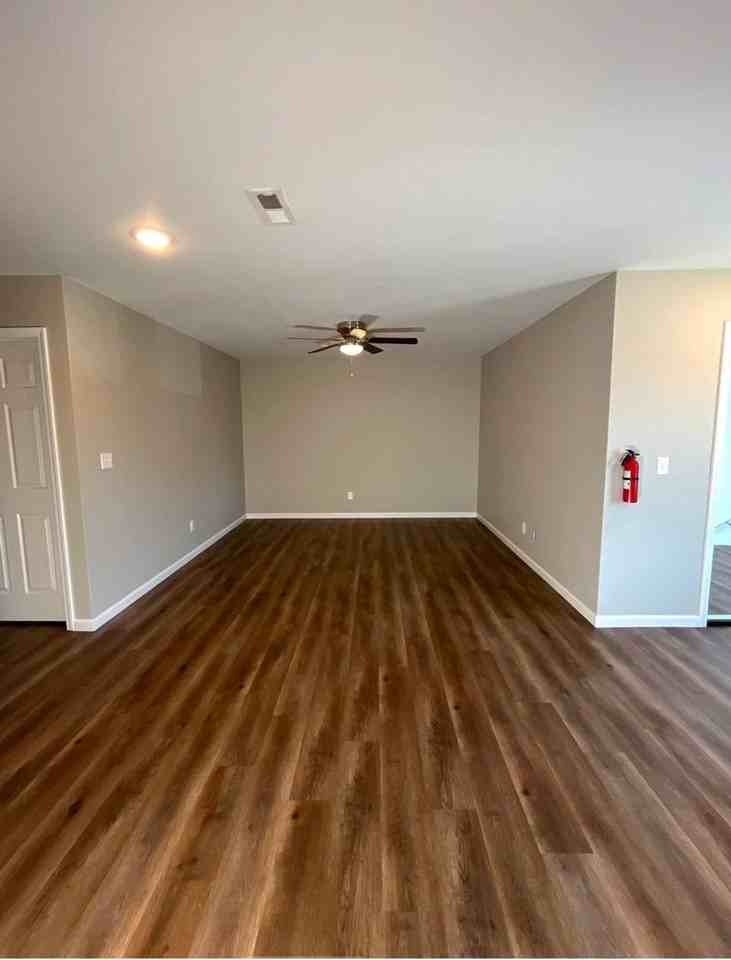 211 Cane Creek Lane - Photo 4 of 15