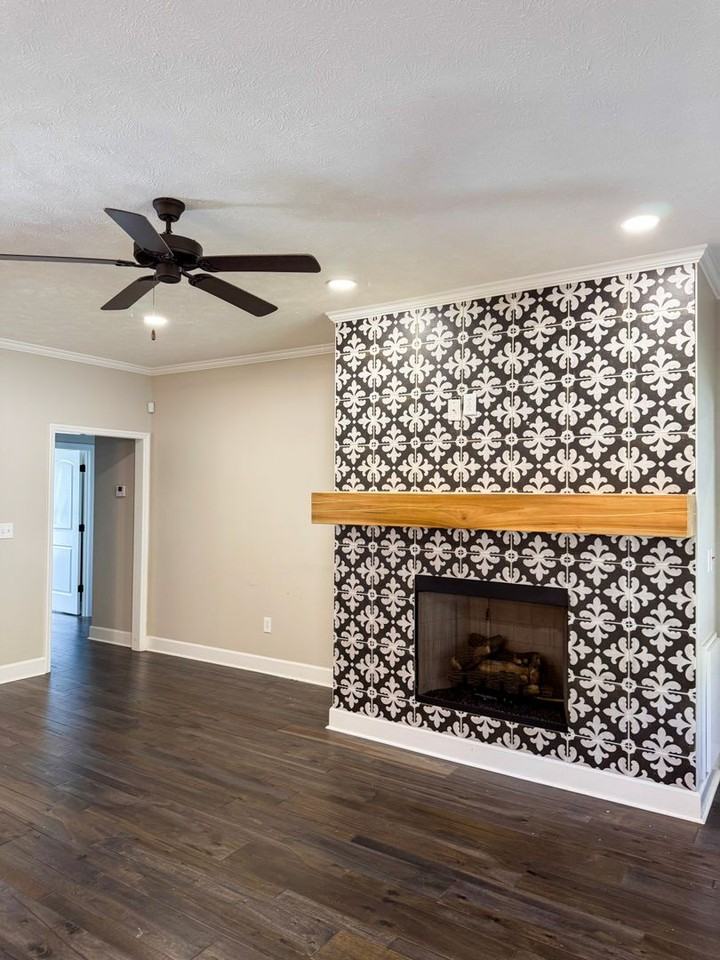 58 Regent Ln - Photo 4 of 21