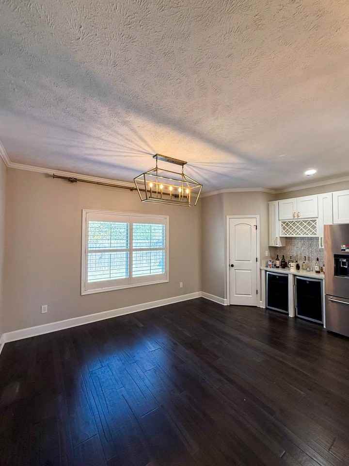 58 Regent Ln - Photo 6 of 21