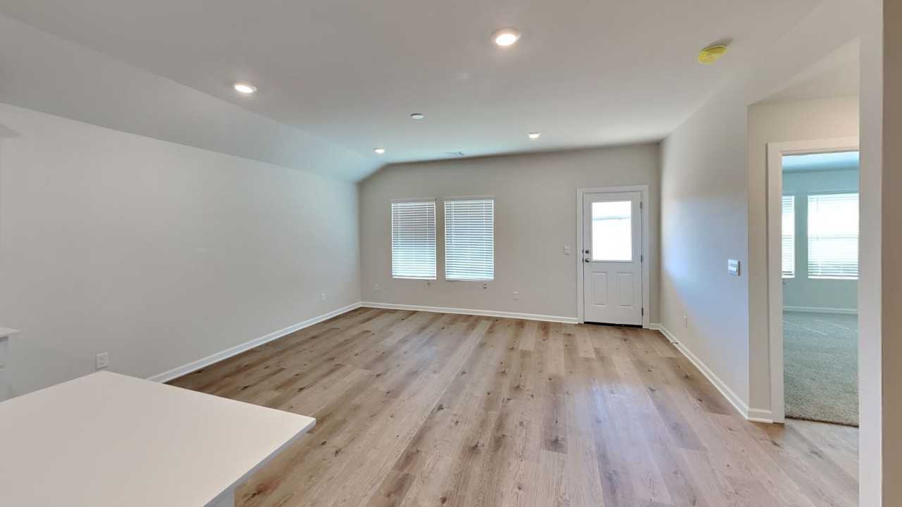 12532 Nw 141st St - Photo 4 of 22