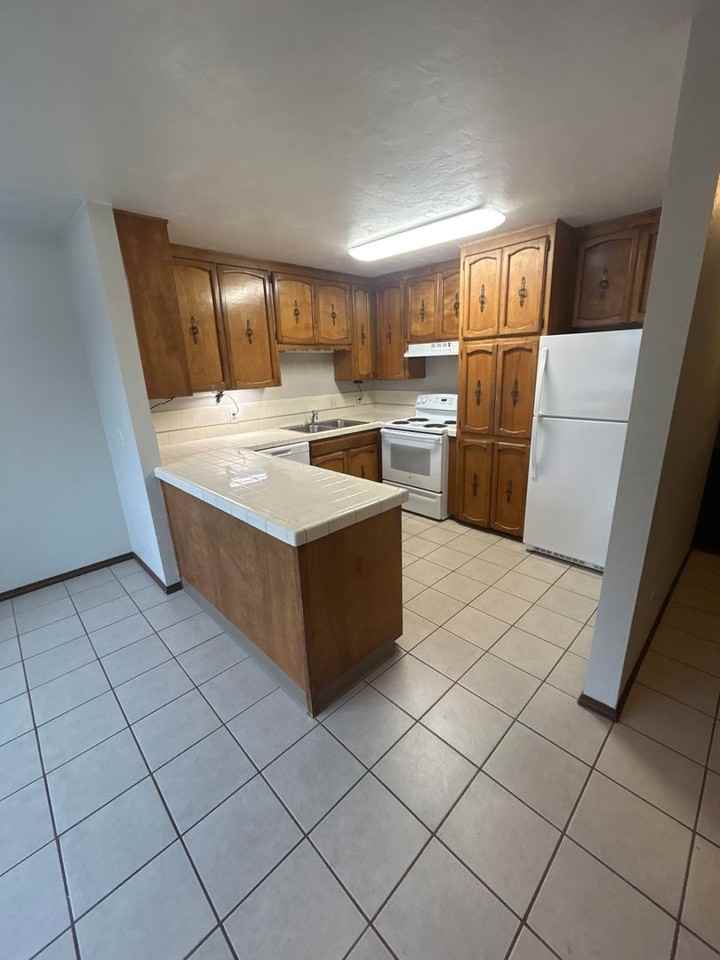 349 Chicago Street Southeast - Photo 3 of 18