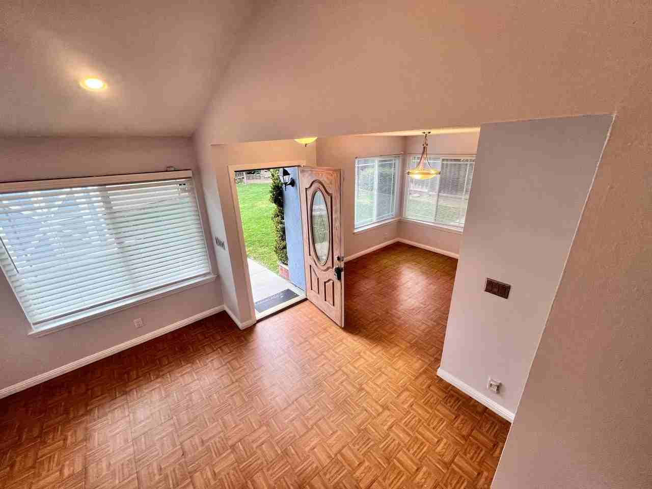 5891 Southwind Dr - Photo 3 of 21