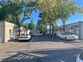 featured image of 401 E 12th St