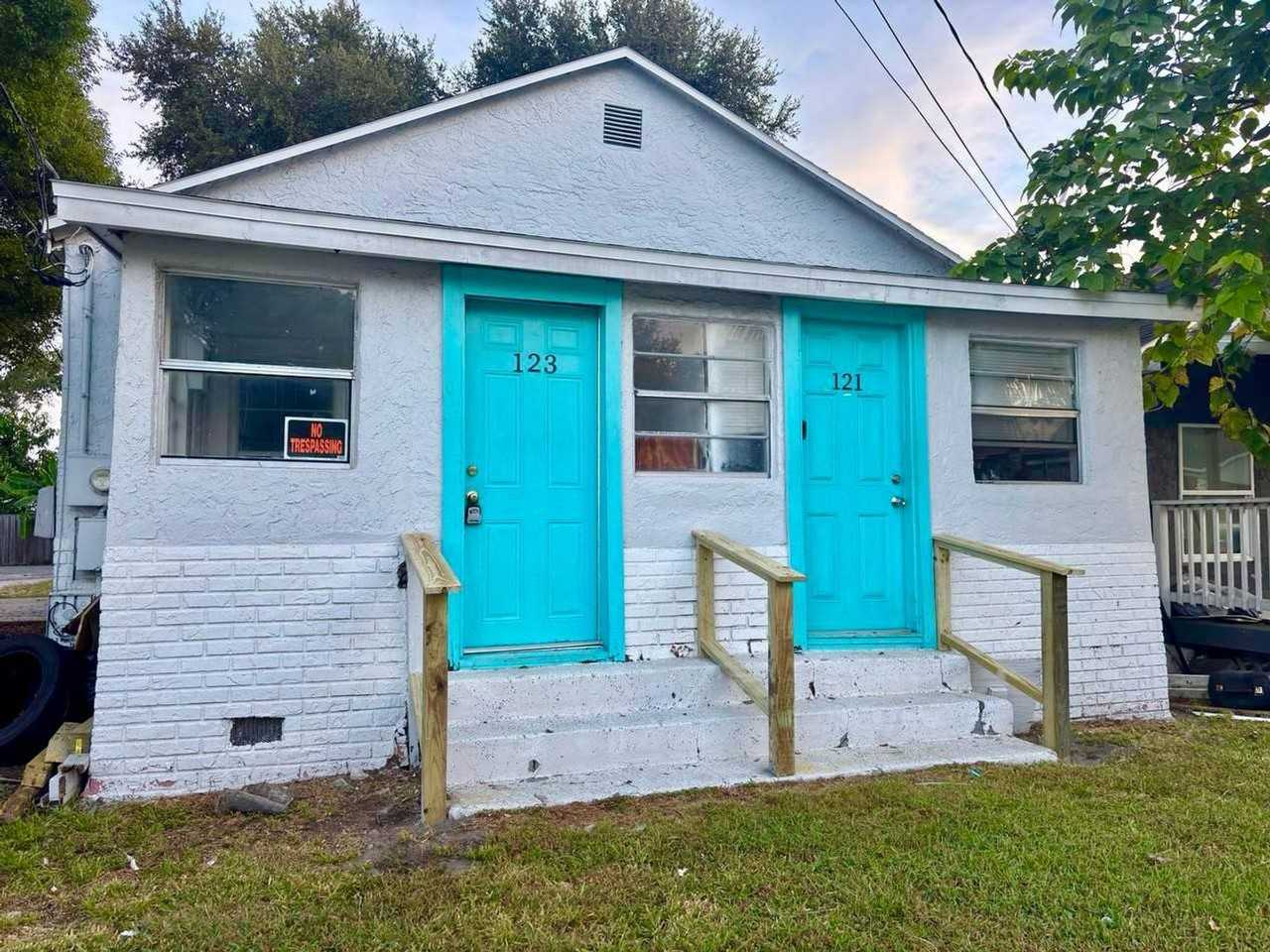 121 W 6th St - Photo 2 of 8