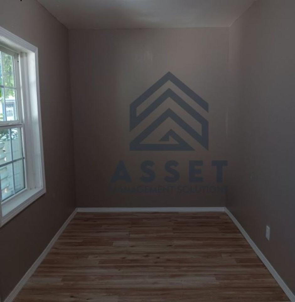 1323 S Blackwelder Ave #RTO - Photo 4 of 9