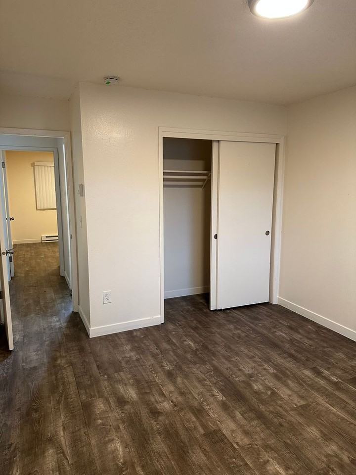 Barbur Place SE Portland - Photo 7 of 15