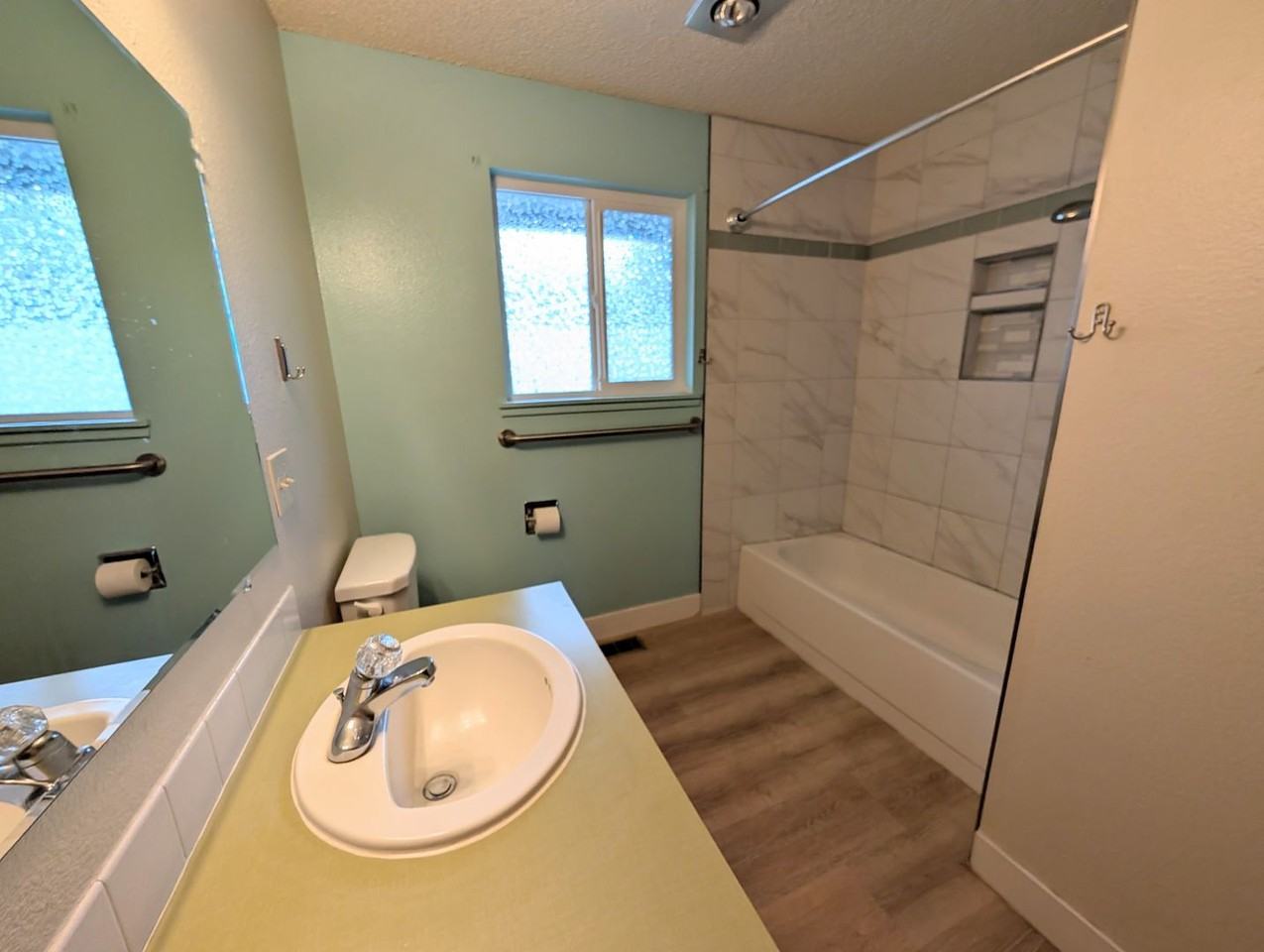 810 Warner Ave #B - Photo 3 of 7