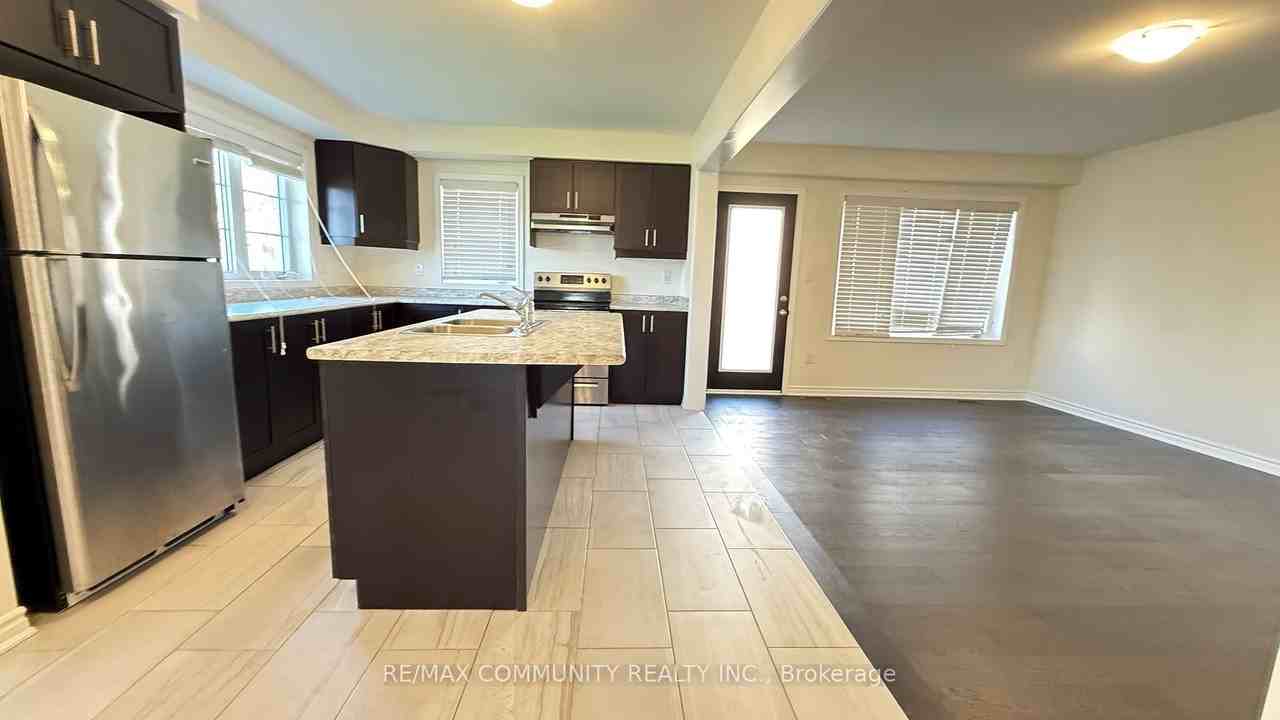 46 Kilmarnock Crescent - Photo 3 of 5