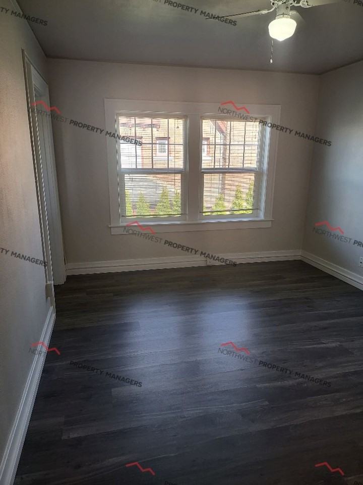 r270 - Photo 7 of 12