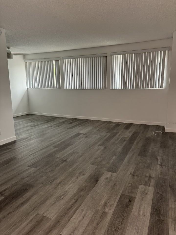 2161 W 25th St #29 - Photo 2 of 13