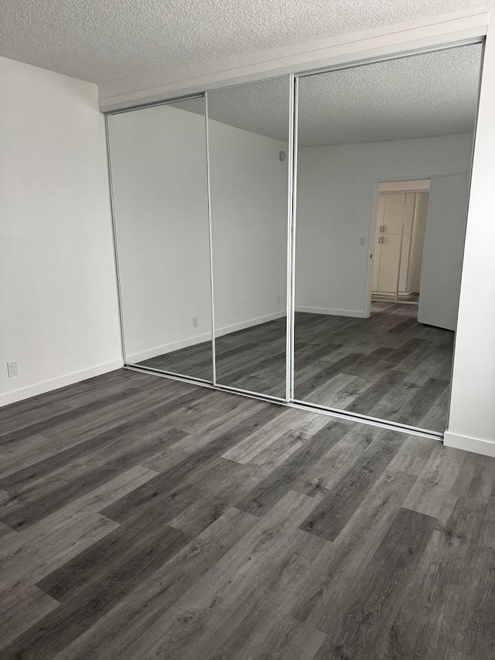 2161 W 25th St #29 - Photo 6 of 13