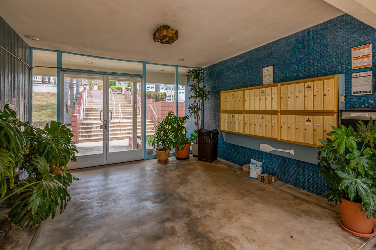 2161 W 25th St #29 - Photo 7 of 13