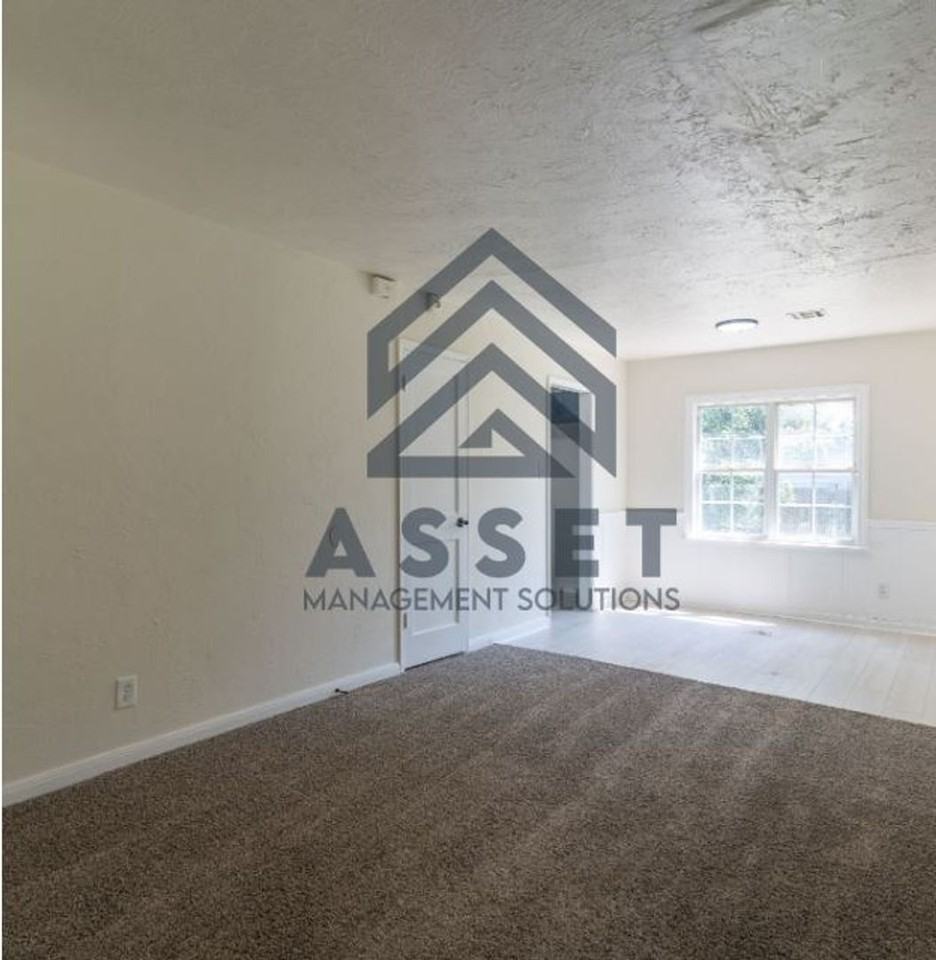 112 W Marshall Dr - Photo 7 of 19