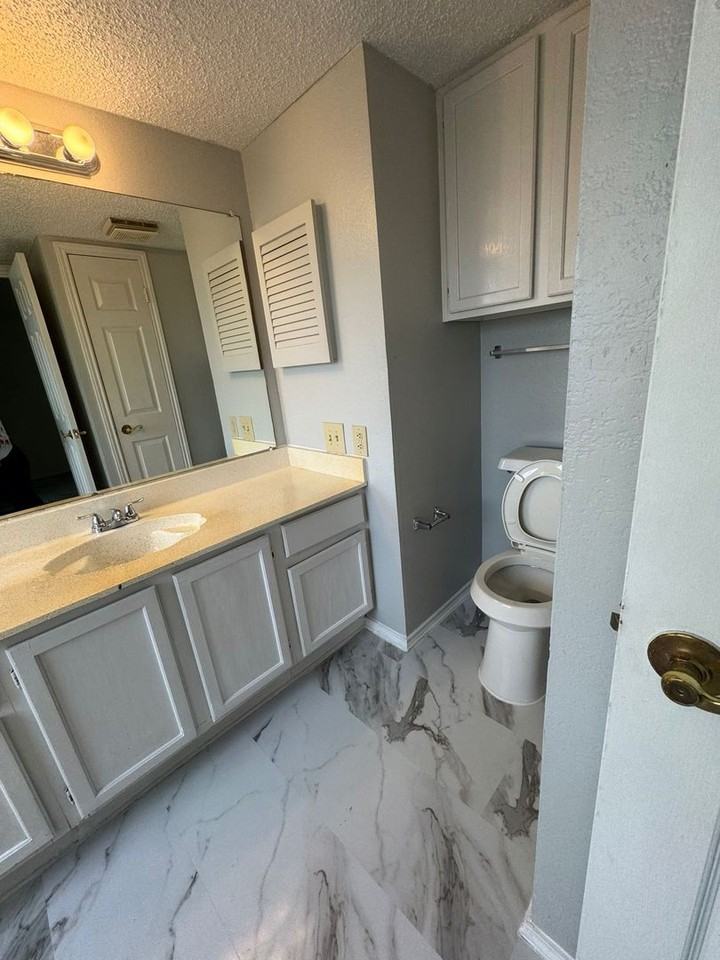 6108 Abrams Rd #C - Photo 4 of 12