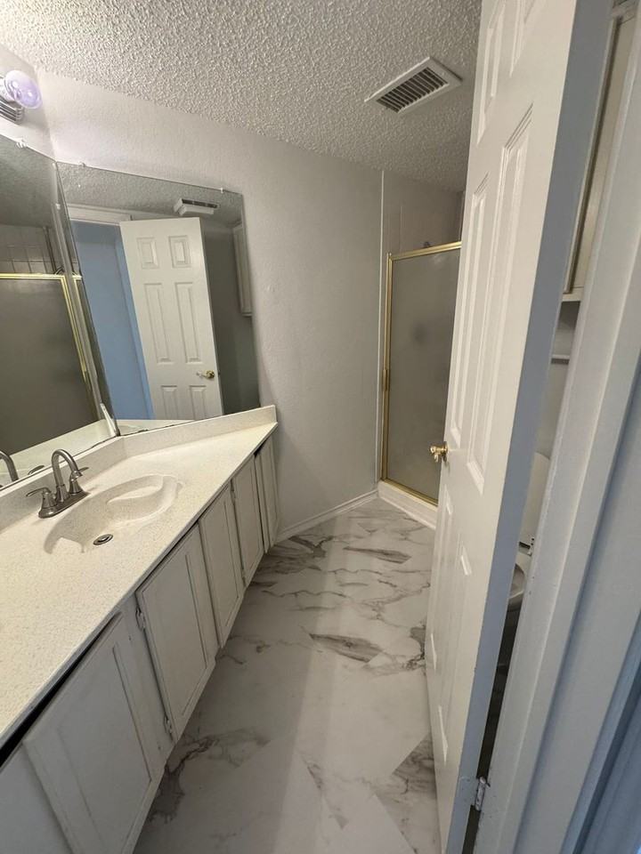 6108 Abrams Rd #C - Photo 7 of 12