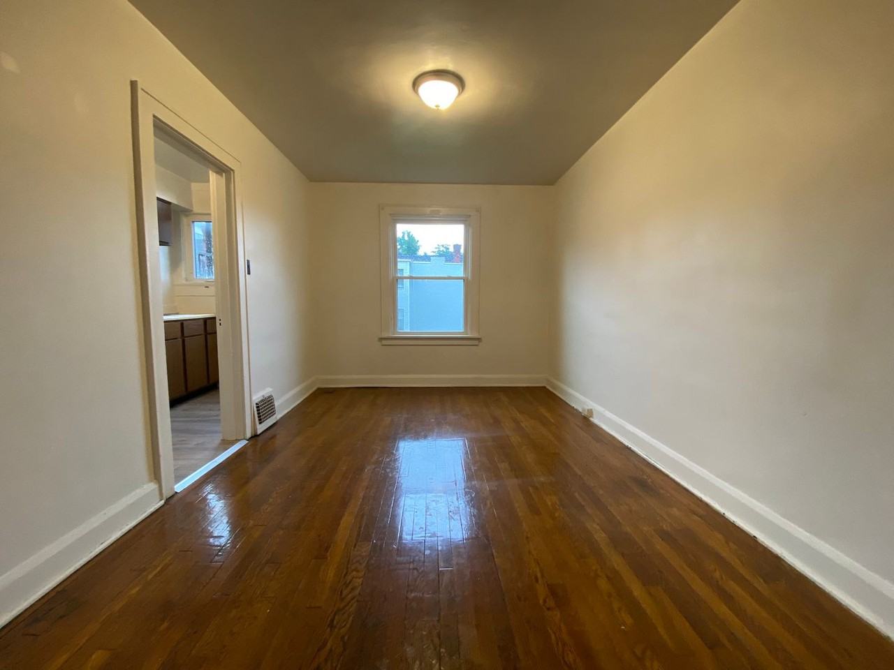 251 Halket Pl - Photo 3 of 9
