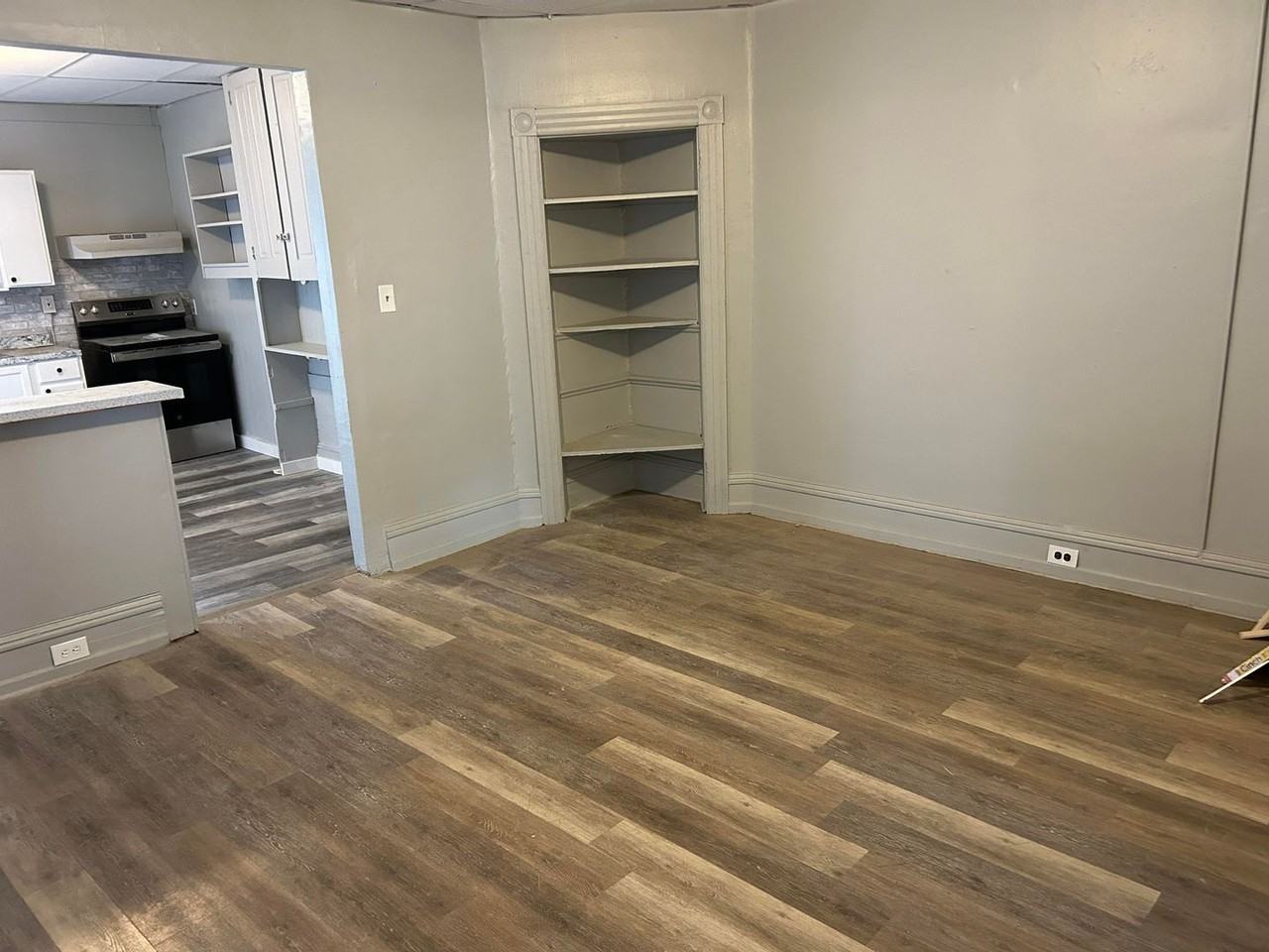 535 George Street - Photo 3 of 12