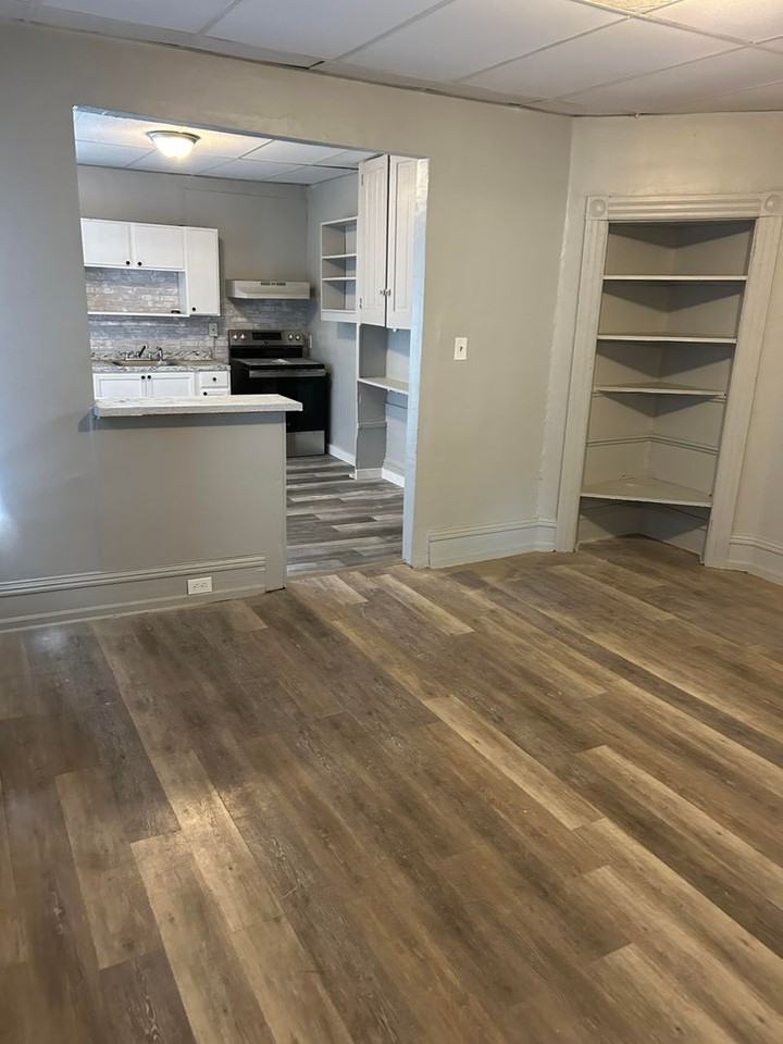 535 George Street - Photo 4 of 12