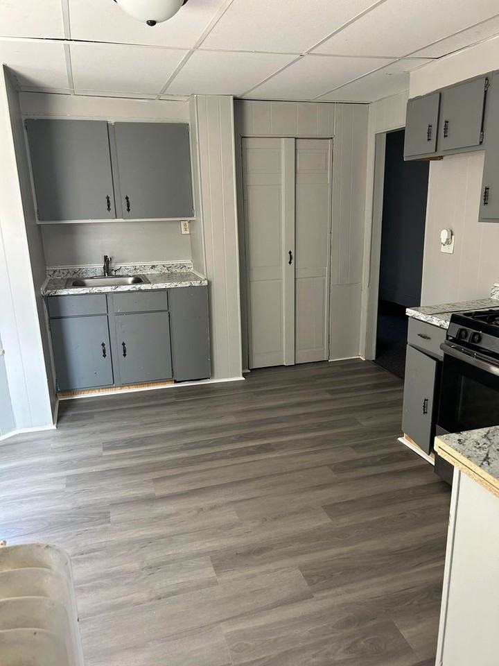 535 George Street - Photo 7 of 12