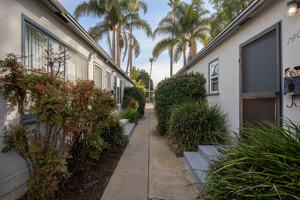 featured image of 1406 1/2 Grand Ave