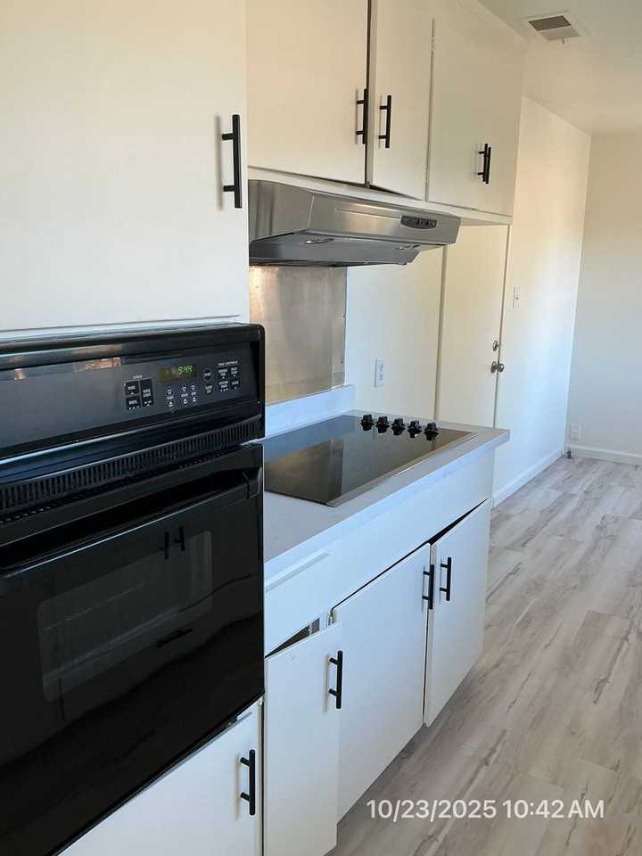 2112 Janette Dr - Photo 3 of 11