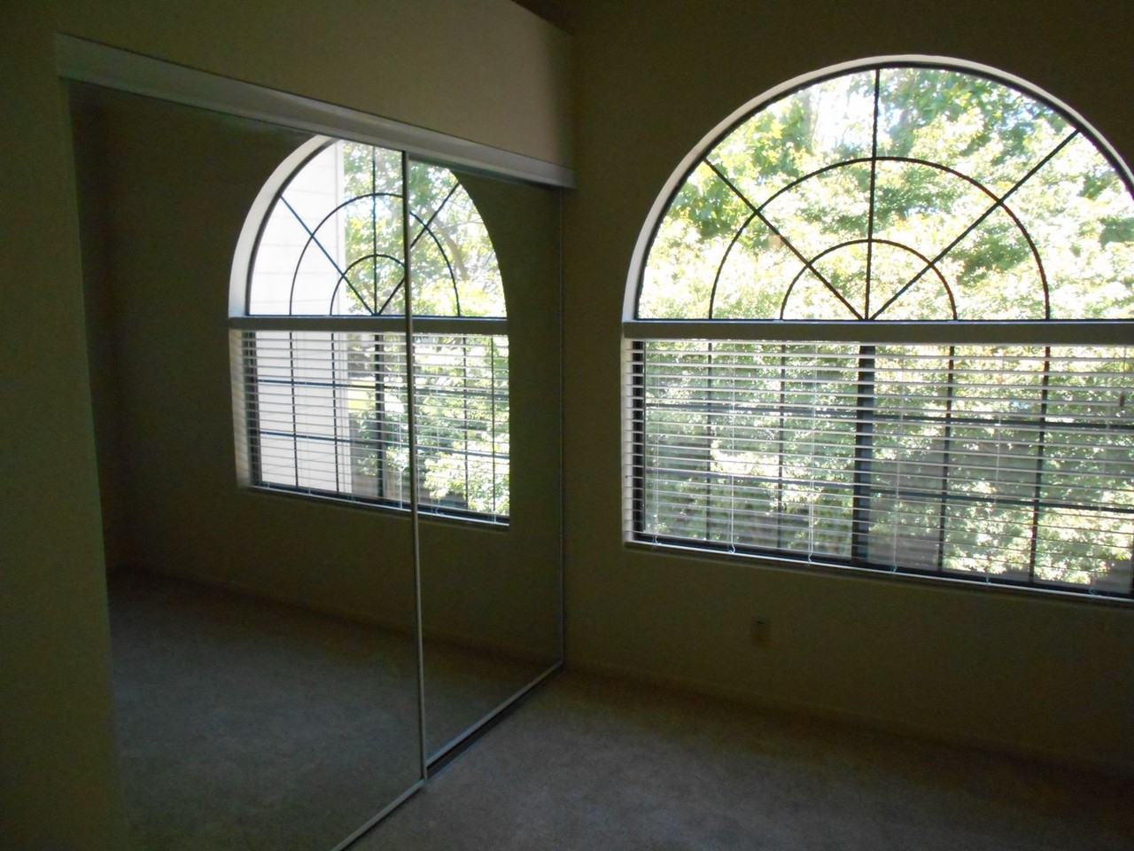 143 Golden Gate Circle - Photo 6 of 9