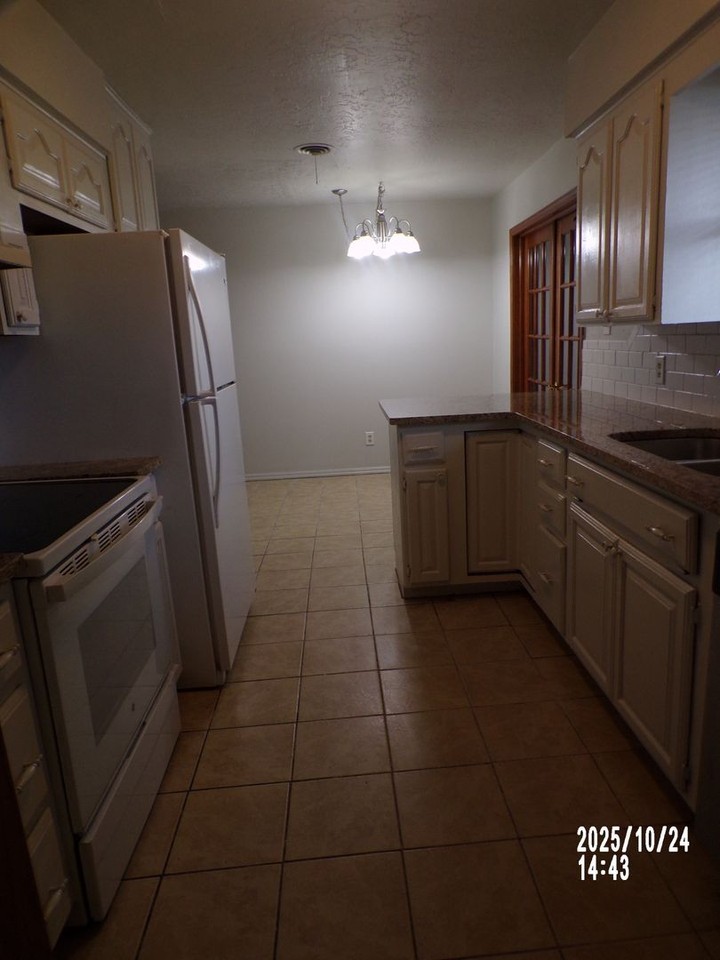 621 Se 38th St - Photo 7 of 34