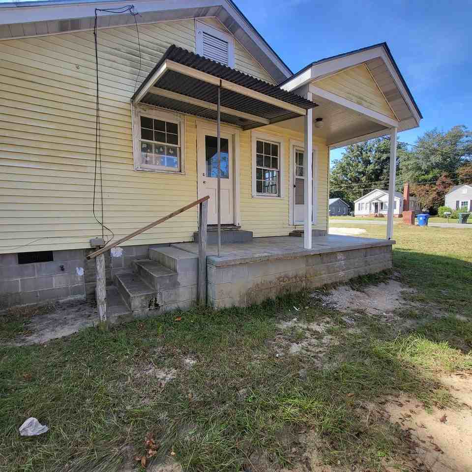 120 Hillcrest Dr - Photo 2 of 14