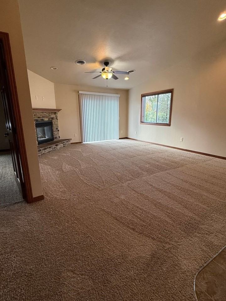 2122 S Broadway - Photo 2 of 7