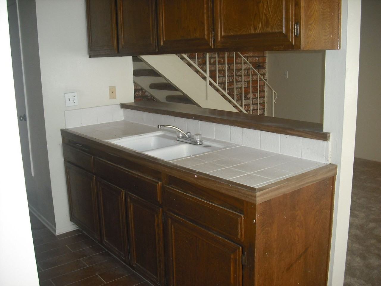 2571 Rudder Ave - Photo 4 of 8