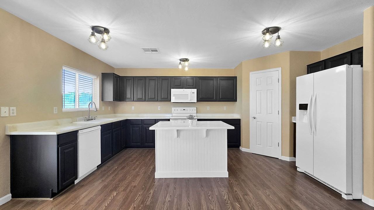 22523 W Pima St - Photo 6 of 30