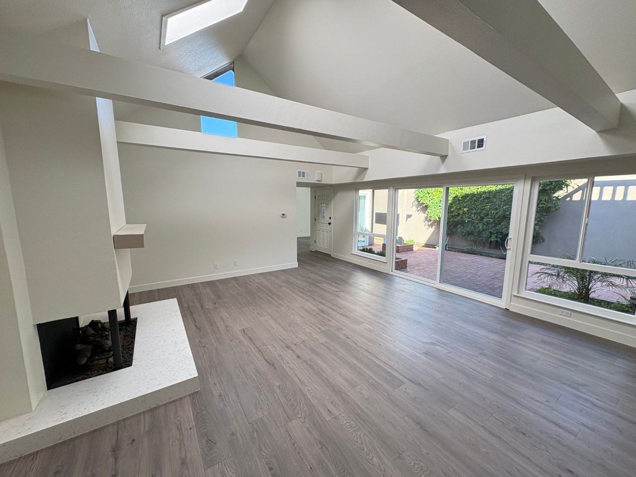 310 Corsair Way - Photo 3 of 27