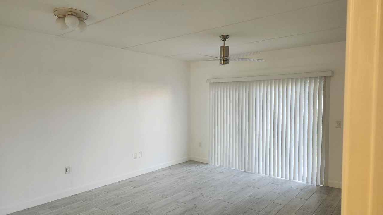 940 15th St #104 - Photo 4 of 10