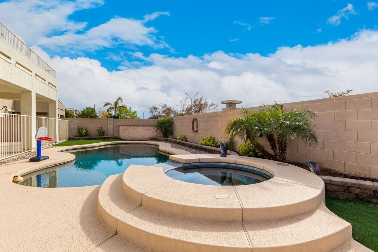 14823 West Windsor Avenue - Photo 6 of 30