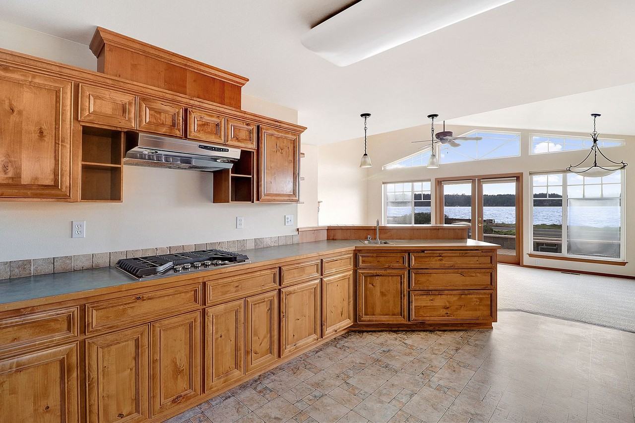 1110 Landing Cir - Photo 6 of 19