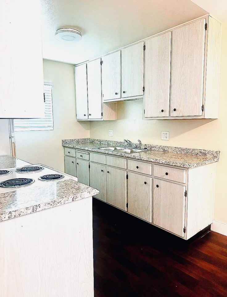 853 Cherrywood Way #29 - Photo 2 of 12