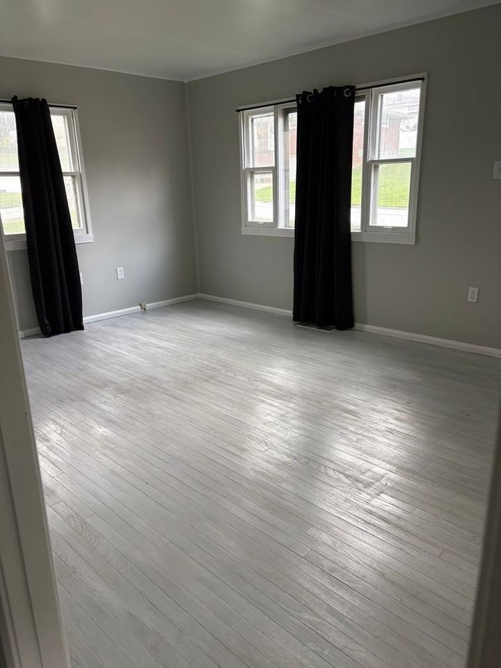 213 Harvard Ave - Photo 2 of 9