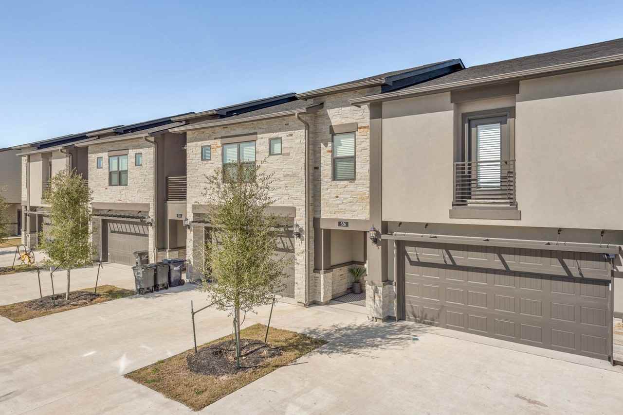 2819 Papa Bear Dr - Photo 2 of 23