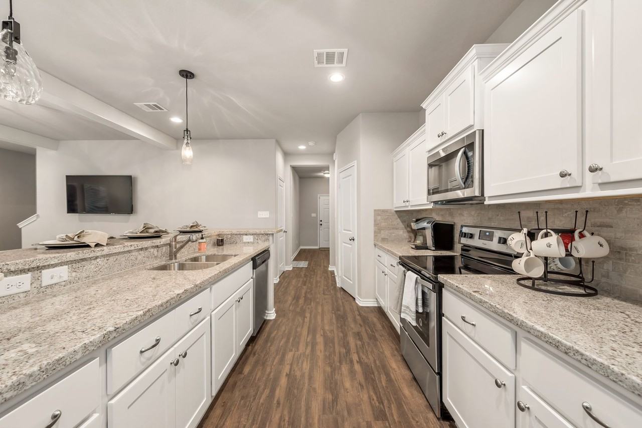 2819 Papa Bear Dr - Photo 4 of 23