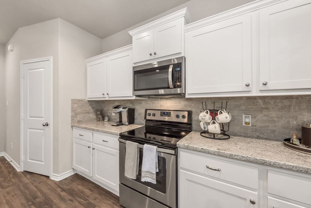2819 Papa Bear Dr - Photo 5 of 23