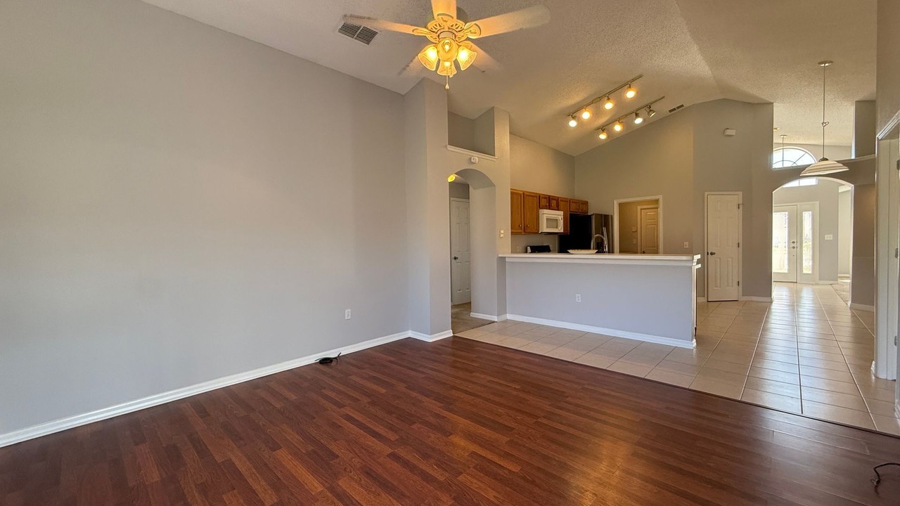 7965 Golden Pond Ct - Photo 7 of 40