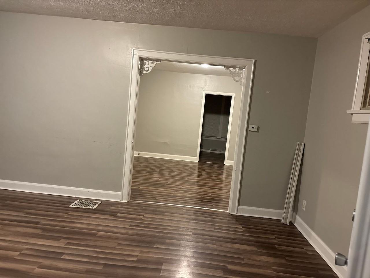 48 N Roys Ave - Photo 2 of 17