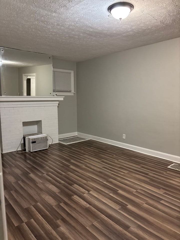 48 N Roys Ave - Photo 4 of 17