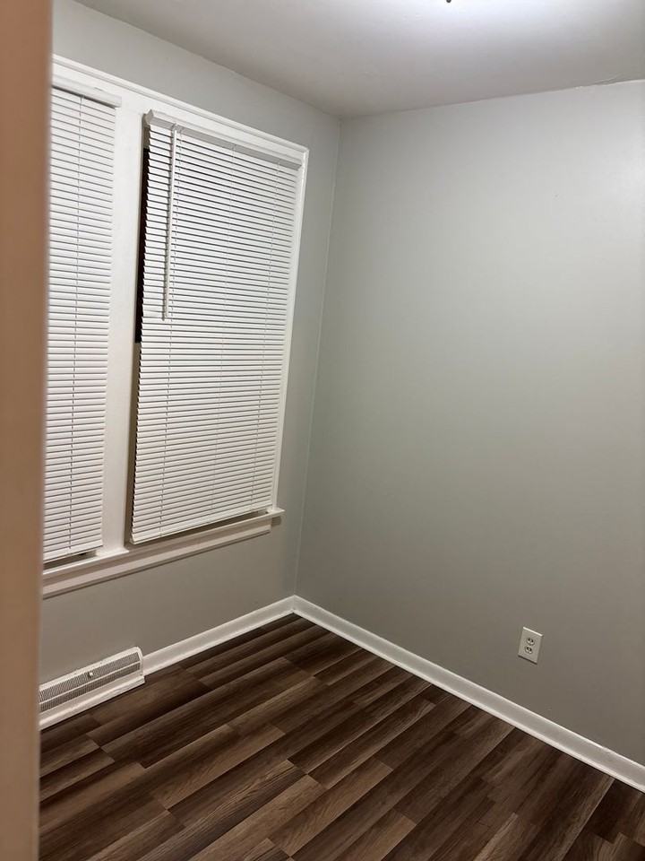 48 N Roys Ave - Photo 6 of 17