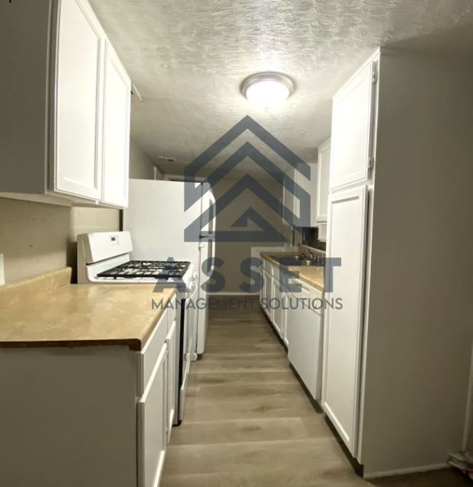 1419 S Dille Ave - Photo 3 of 13