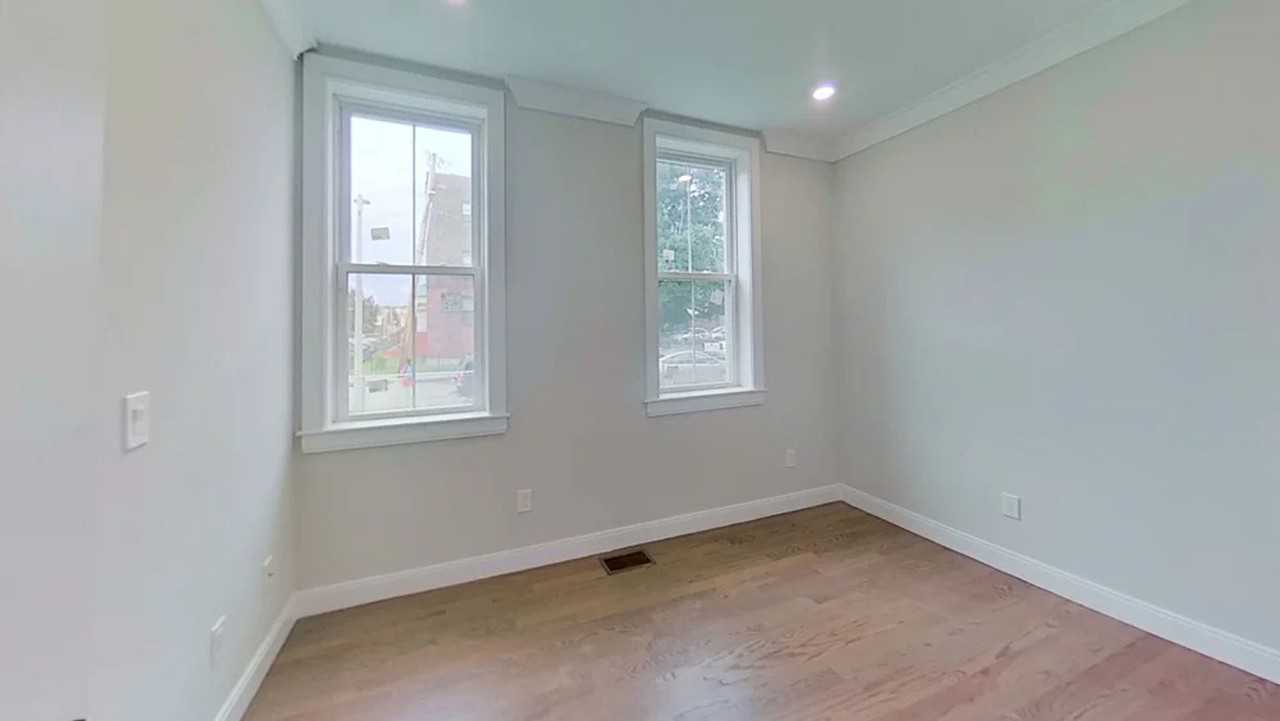 93 George St - Photo 2 of 5