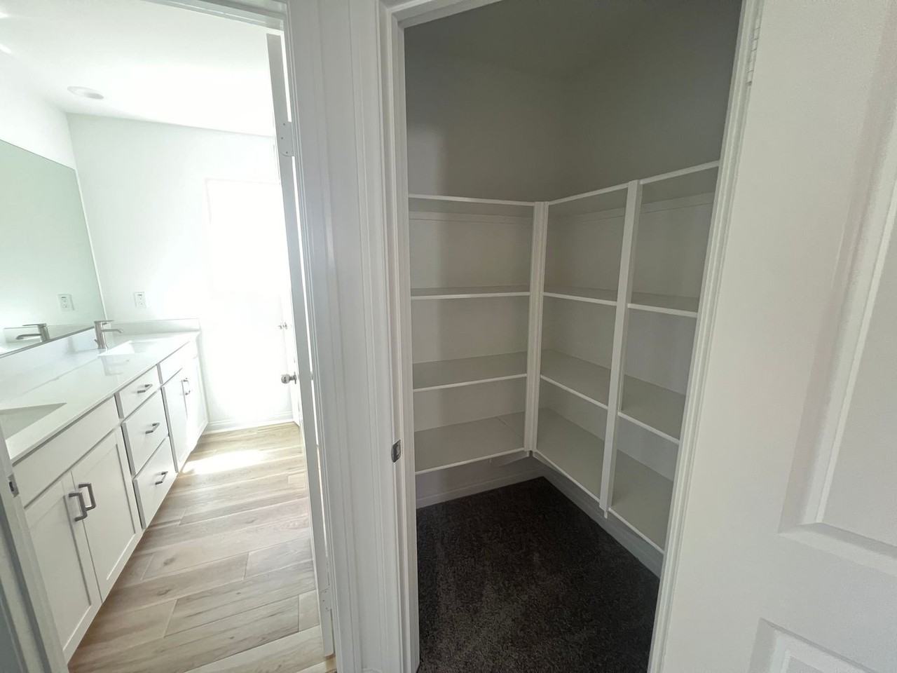 21469 Thomas Ct - Photo 2 of 50
